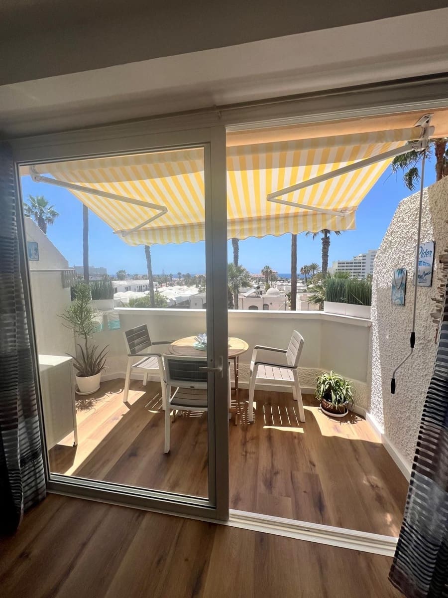 1 bedroom Apartment for sale in Playa de las Americas with pool - € 290,000 (Ref: 9719482)