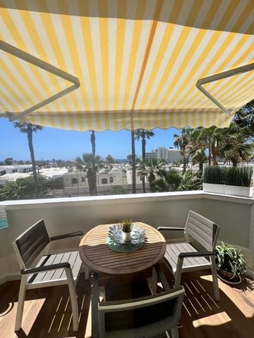 Apartamento de 1 habitación en Playa de las Americas, Arona en venta con piscina - 290.000 € (Ref: 9719482)