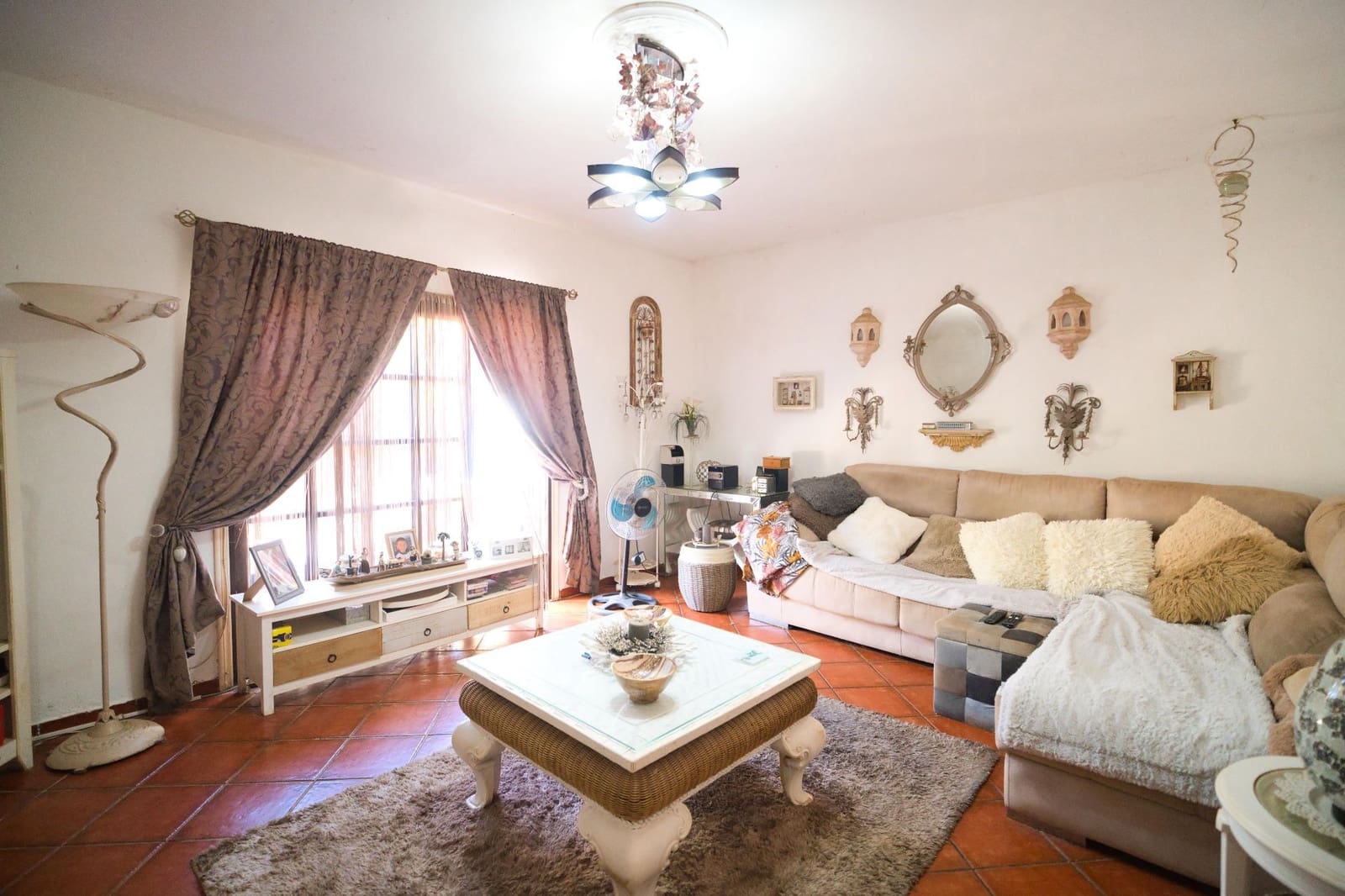 4 bedroom Townhouse for sale in Granadilla de Abona with garage - € 449,000 (Ref: 9719483)