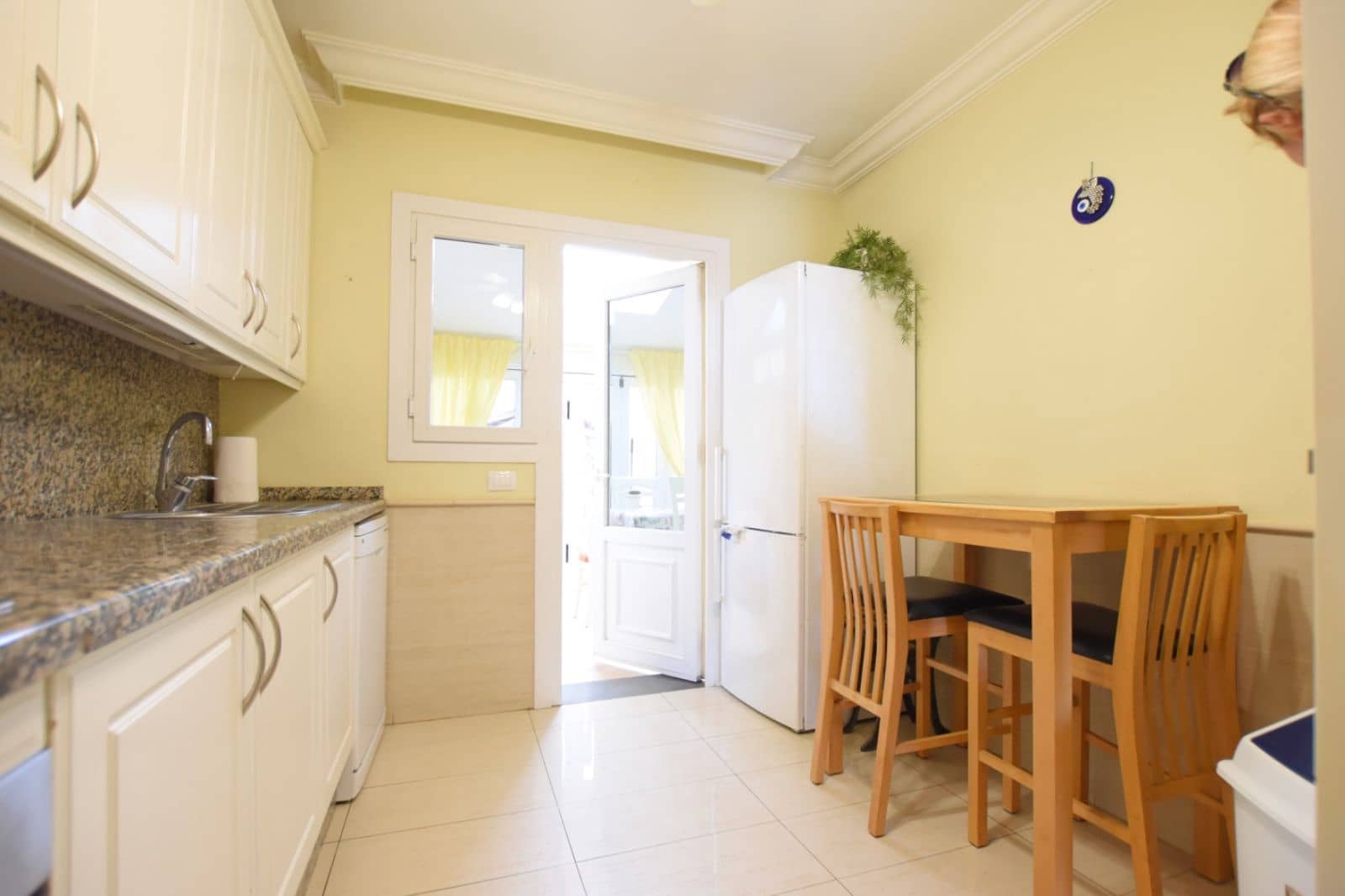 2 soveværelse Semi-Rækkehus til salg i Chayofa med garage - € 389.000 (Ref: 9721085)