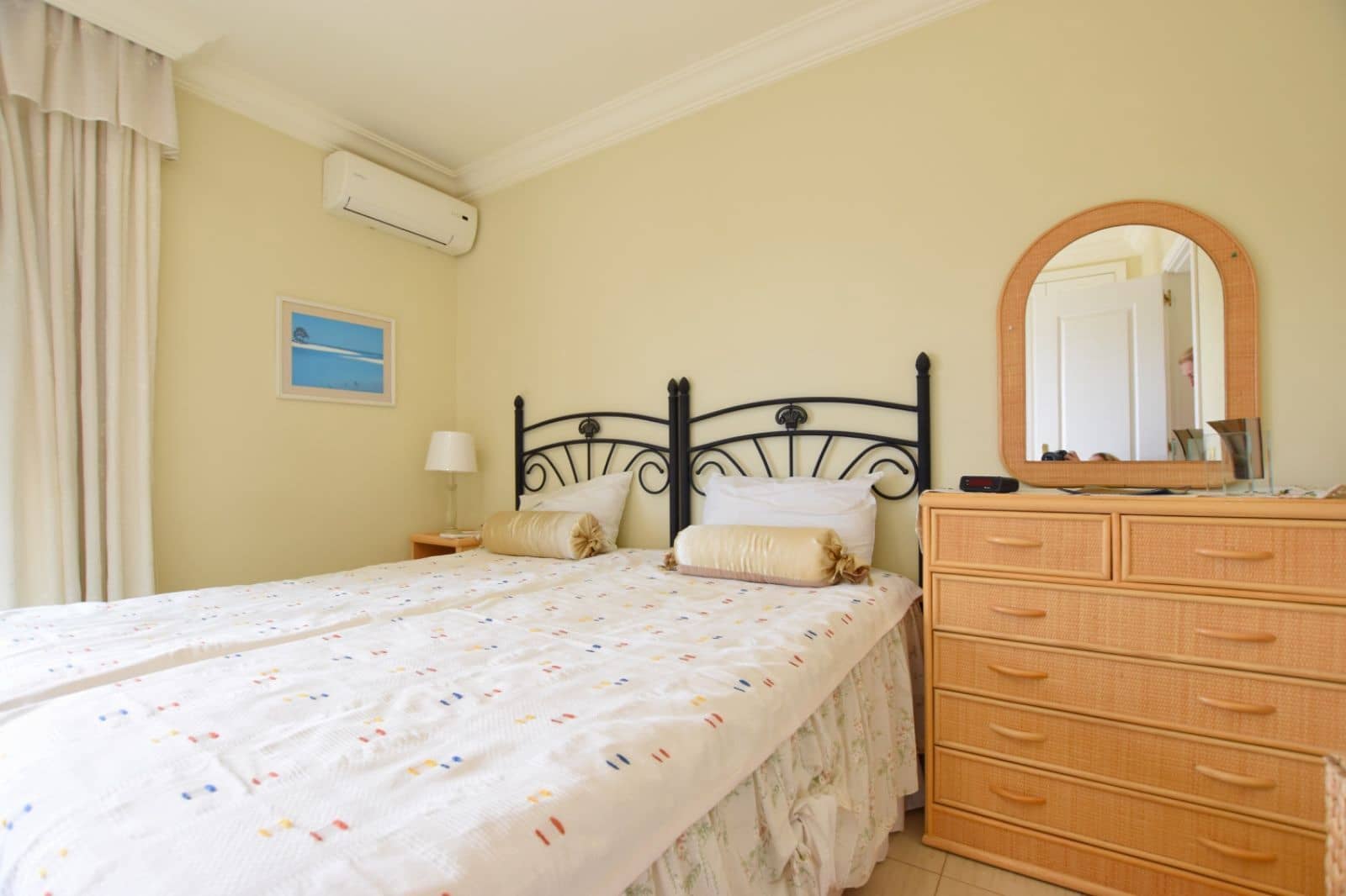 2 soveværelse Semi-Rækkehus til salg i Chayofa med garage - € 389.000 (Ref: 9721085)