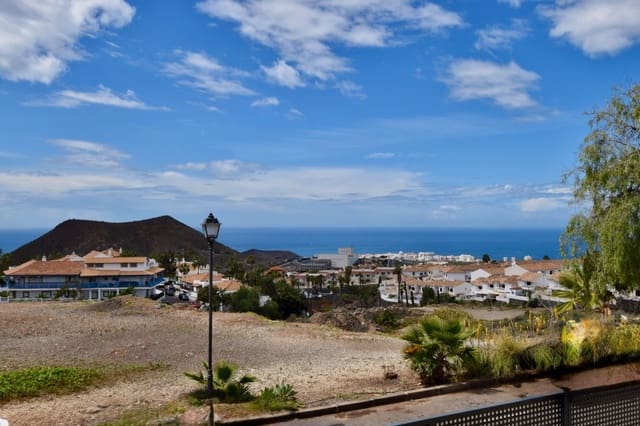 2 bedroom Semi-detached Villa for sale in Chayofa, Arona with garage - € 389,000 (Ref: 9721085)