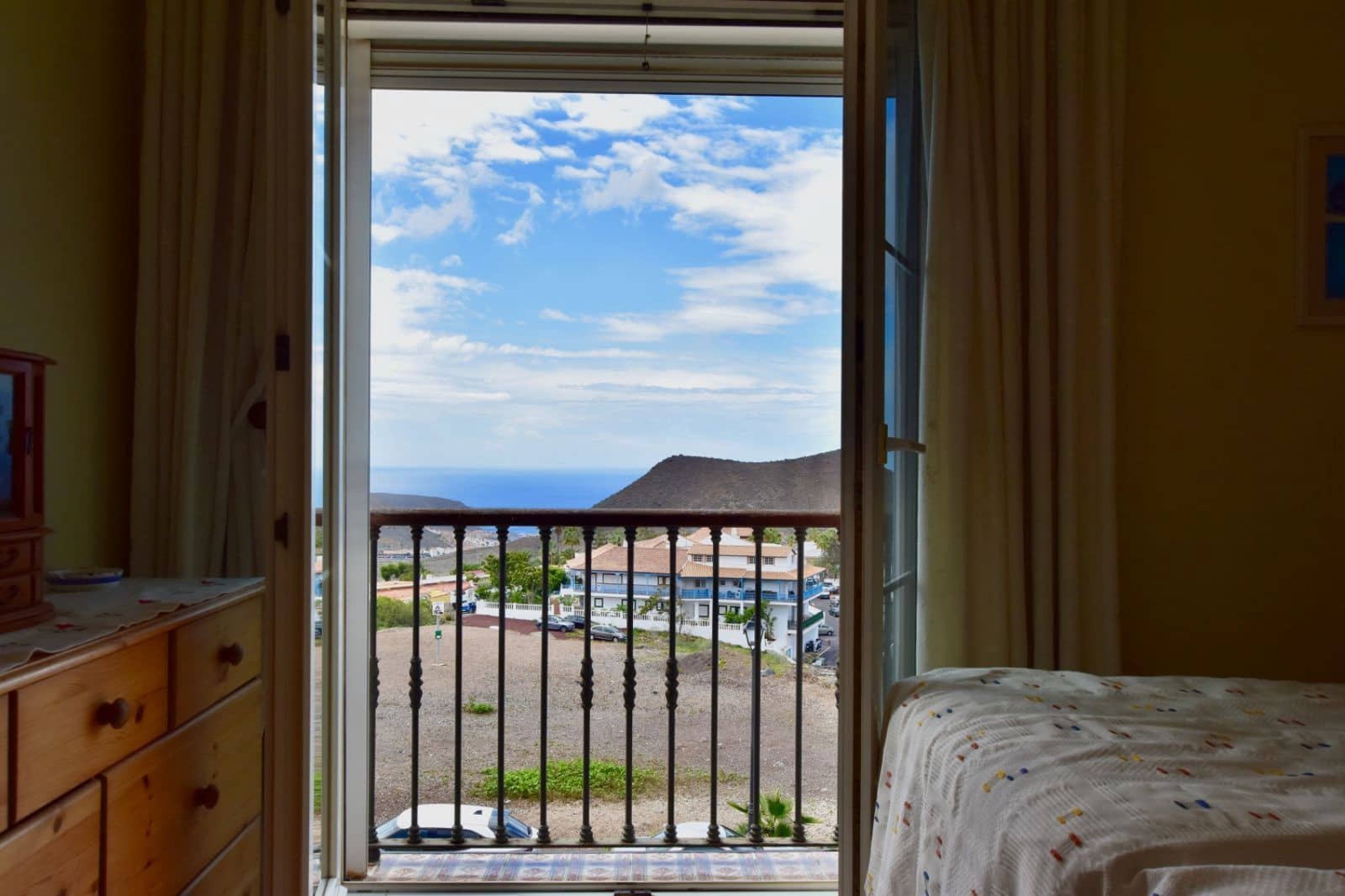 2 soveværelse Semi-Rækkehus til salg i Chayofa med garage - € 389.000 (Ref: 9721085)