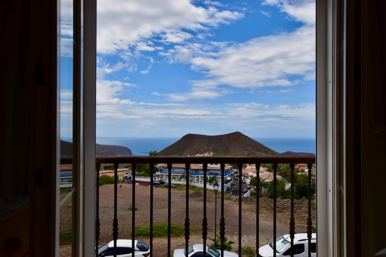 2 soveværelse Semi-Rækkehus til salg i Chayofa med garage - € 389.000 (Ref: 9721085)