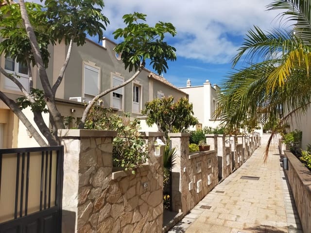 2 bedroom Semi-detached Villa for sale in Chayofa, Arona with garage - € 389,000 (Ref: 9721085)