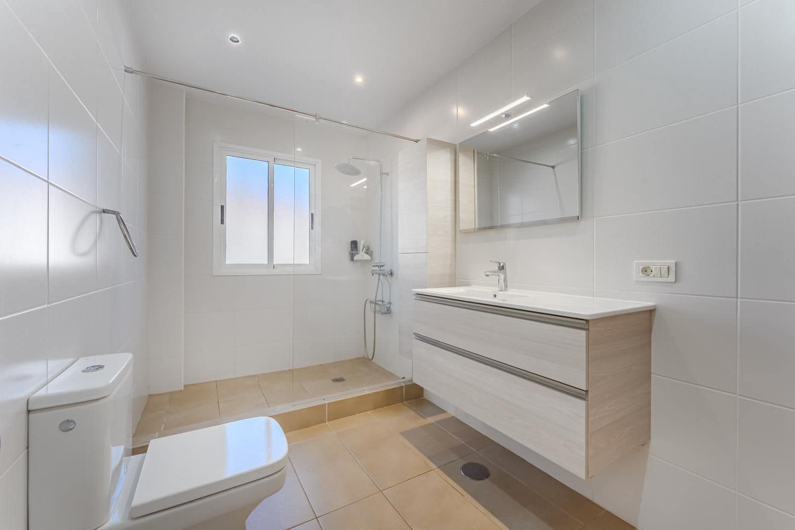 Chalet de 6 habitaciones en Puerto Santiago en venta con piscina garaje - 1.280.000 € (Ref: 9721086)