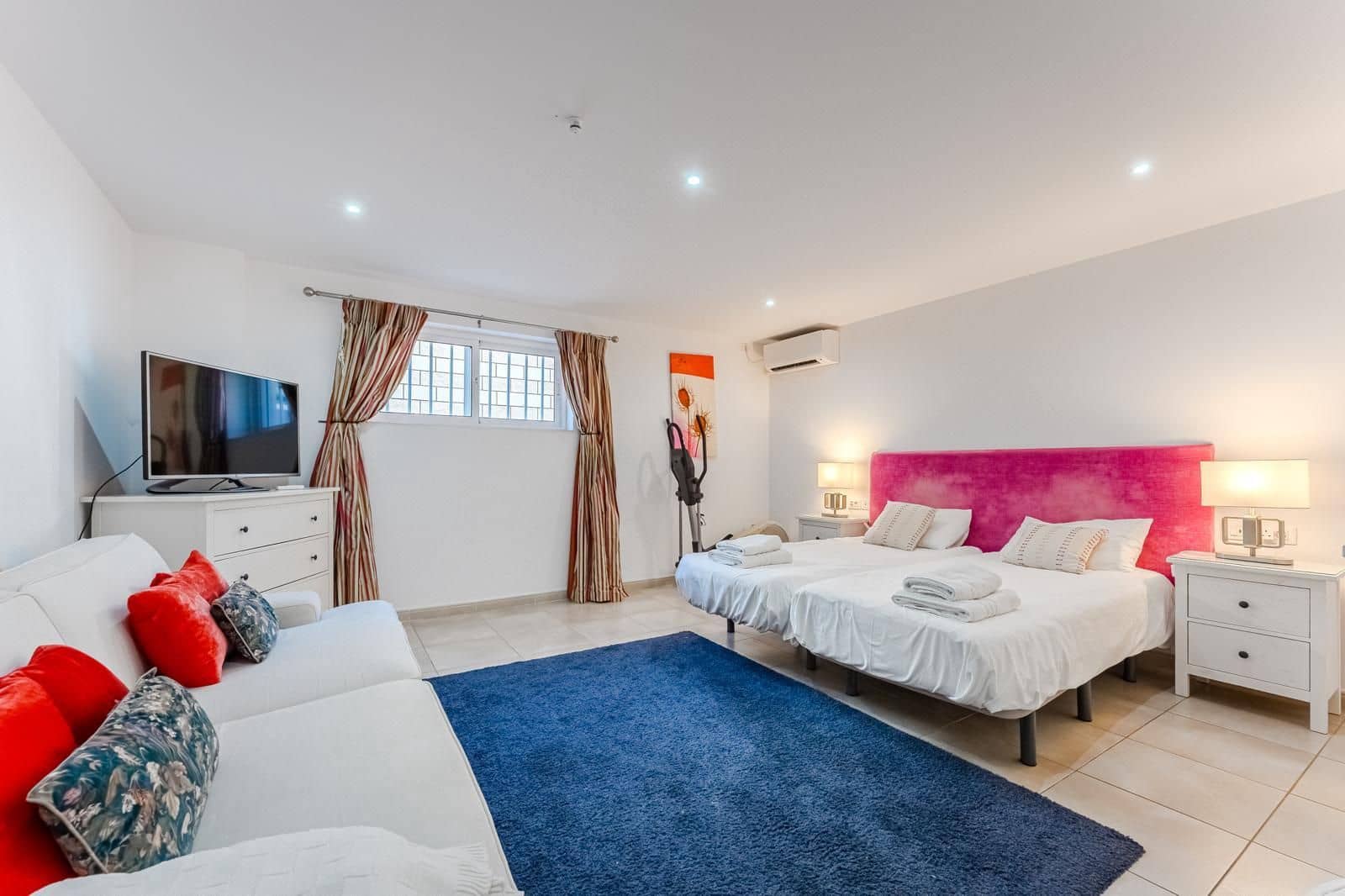 Chalet de 6 habitaciones en Puerto Santiago en venta con piscina garaje - 1.280.000 € (Ref: 9721086)