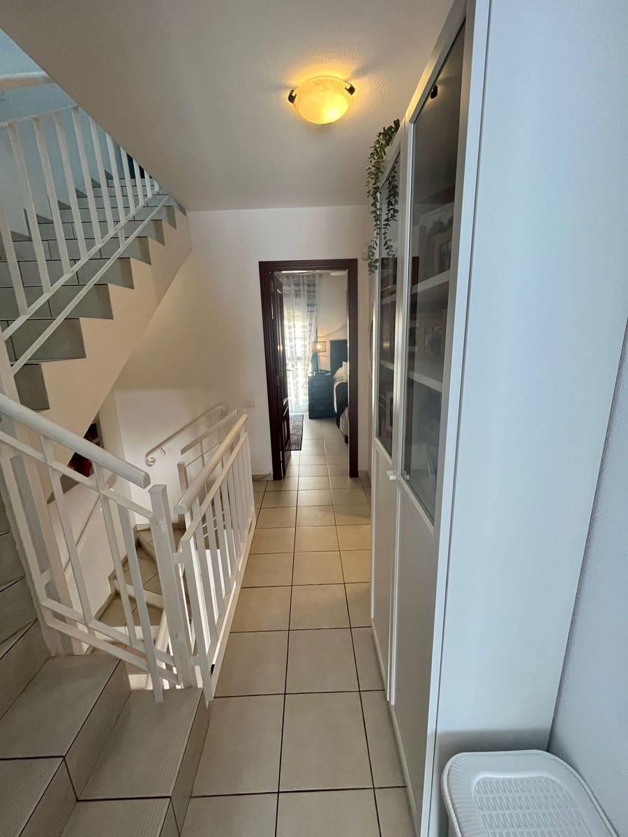 3 bedroom Semi-detached Villa for sale in Llano del Camello with pool garage - € 399,000 (Ref: 9726330)