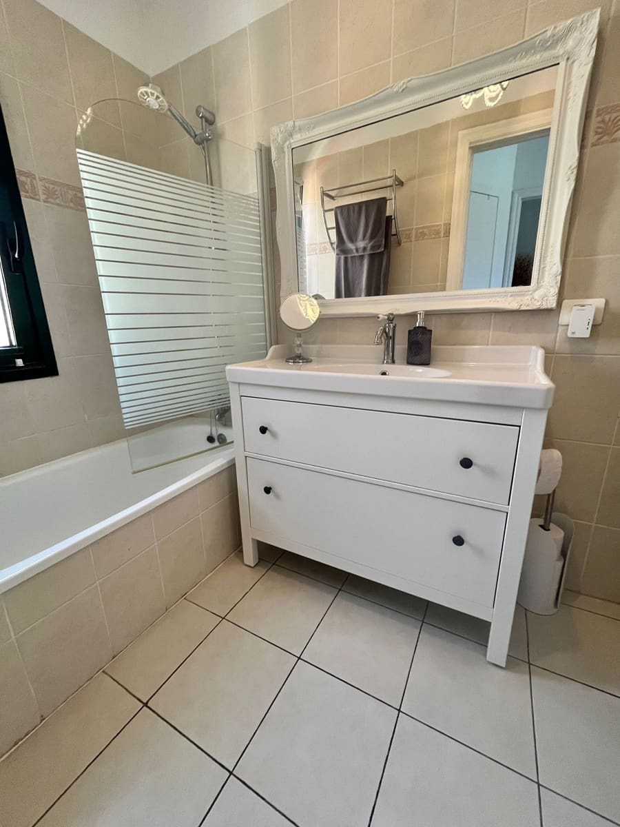 3 bedroom Semi-detached Villa for sale in Llano del Camello with pool garage - € 399,000 (Ref: 9726330)