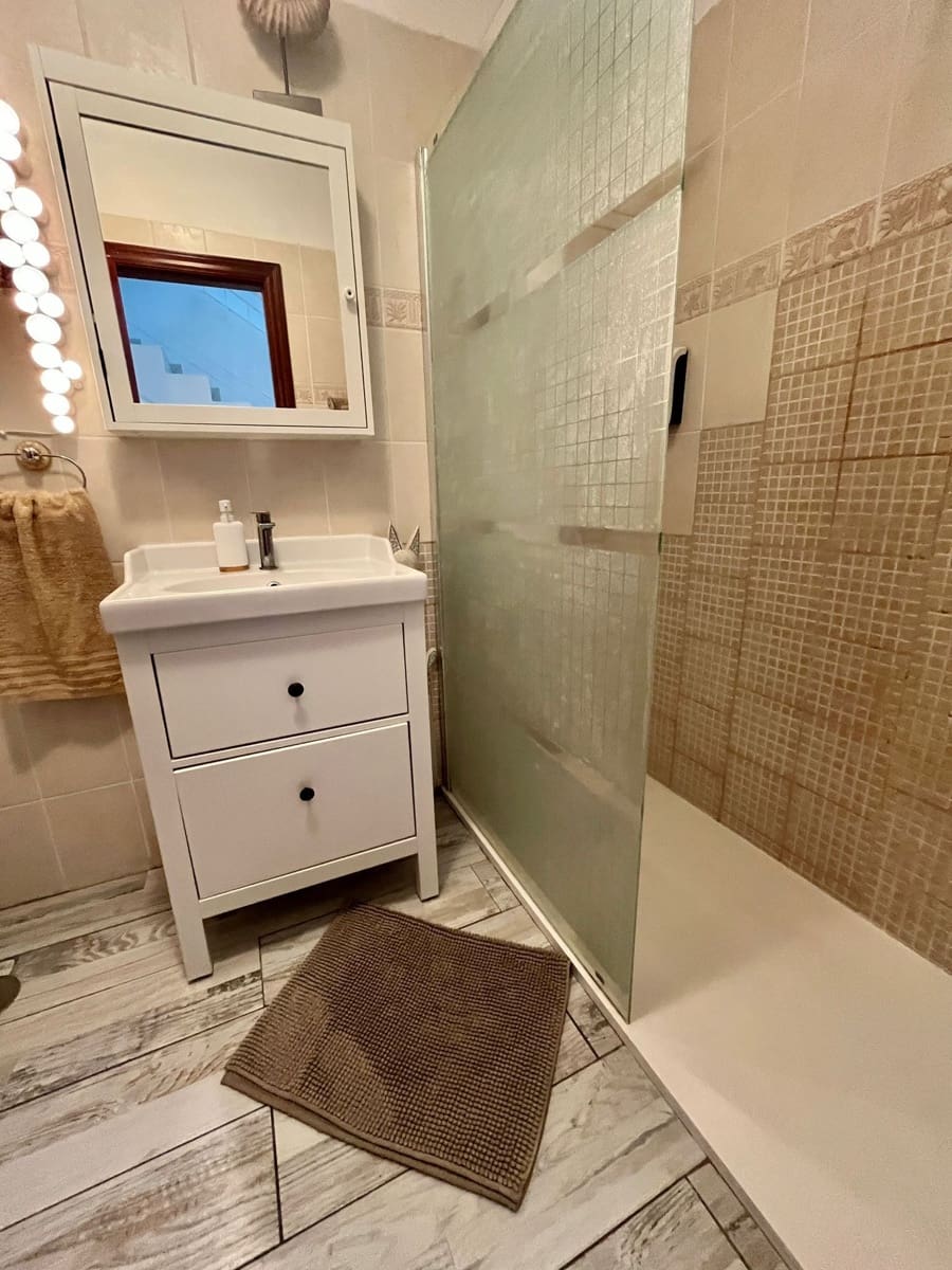 3 bedroom Semi-detached Villa for sale in Llano del Camello with pool garage - € 399,000 (Ref: 9726330)