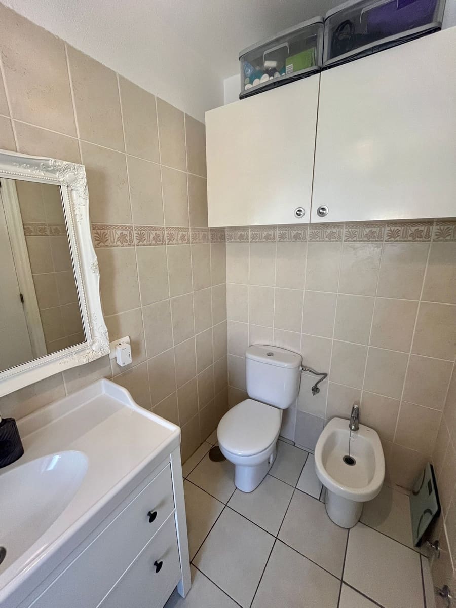 3 bedroom Semi-detached Villa for sale in Llano del Camello with pool garage - € 399,000 (Ref: 9726330)