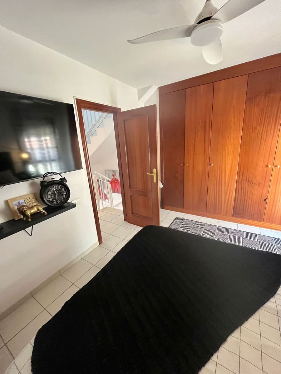 3 bedroom Semi-detached Villa for sale in Llano del Camello with pool garage - € 399,000 (Ref: 9726330)