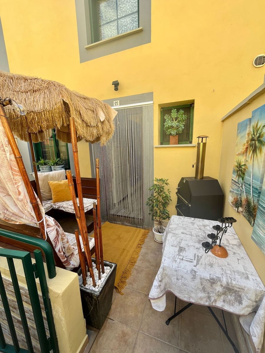 3 bedroom Semi-detached Villa for sale in Llano del Camello with pool garage - € 399,000 (Ref: 9726330)