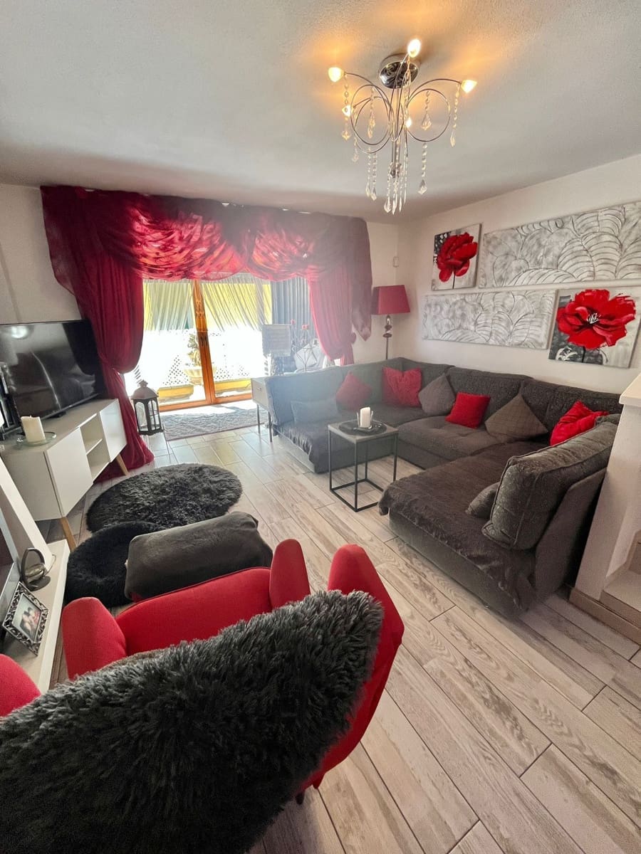 3 bedroom Semi-detached Villa for sale in Llano del Camello with pool garage - € 399,000 (Ref: 9726330)