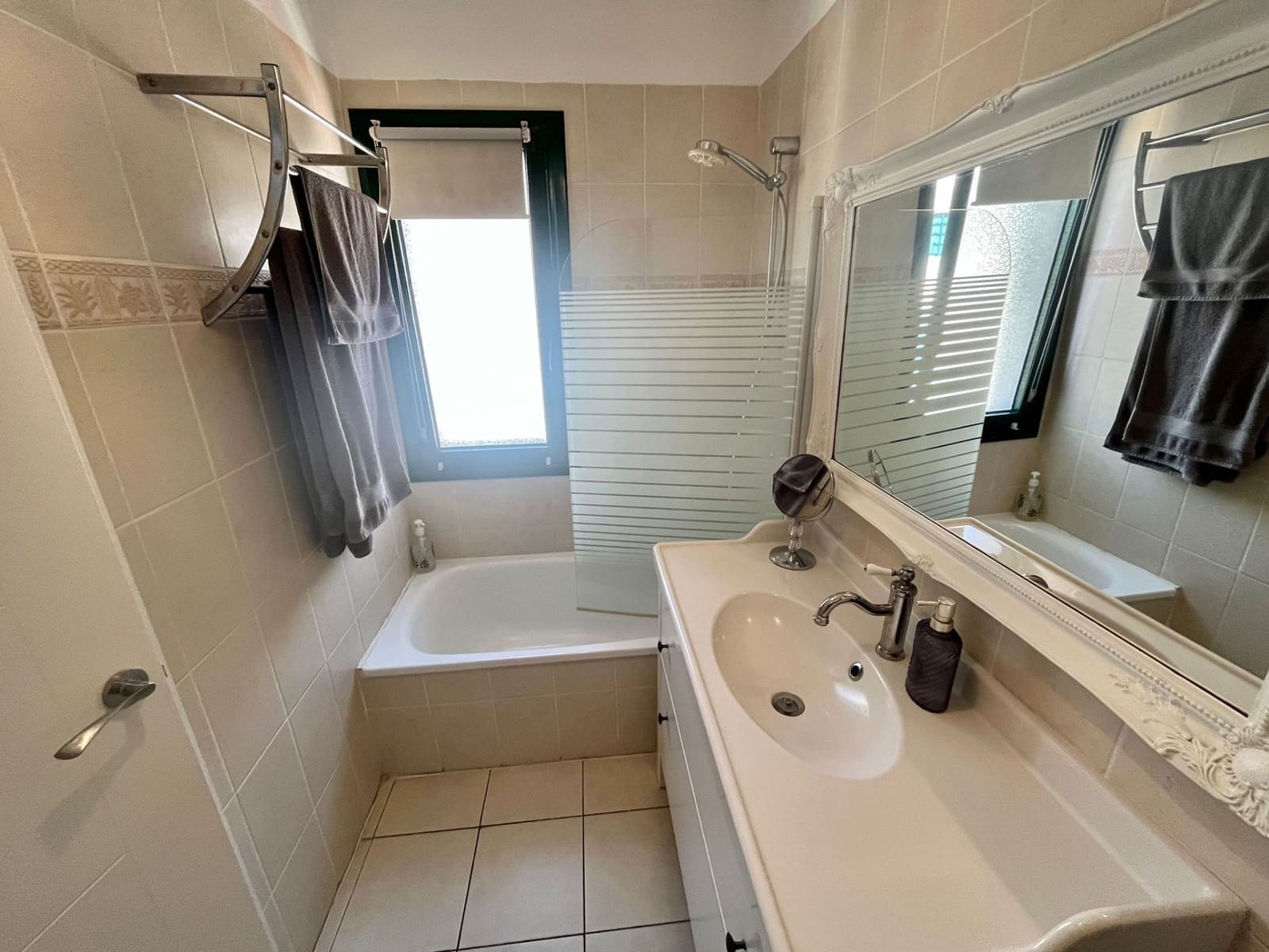 3 bedroom Semi-detached Villa for sale in Llano del Camello with pool garage - € 399,000 (Ref: 9726330)