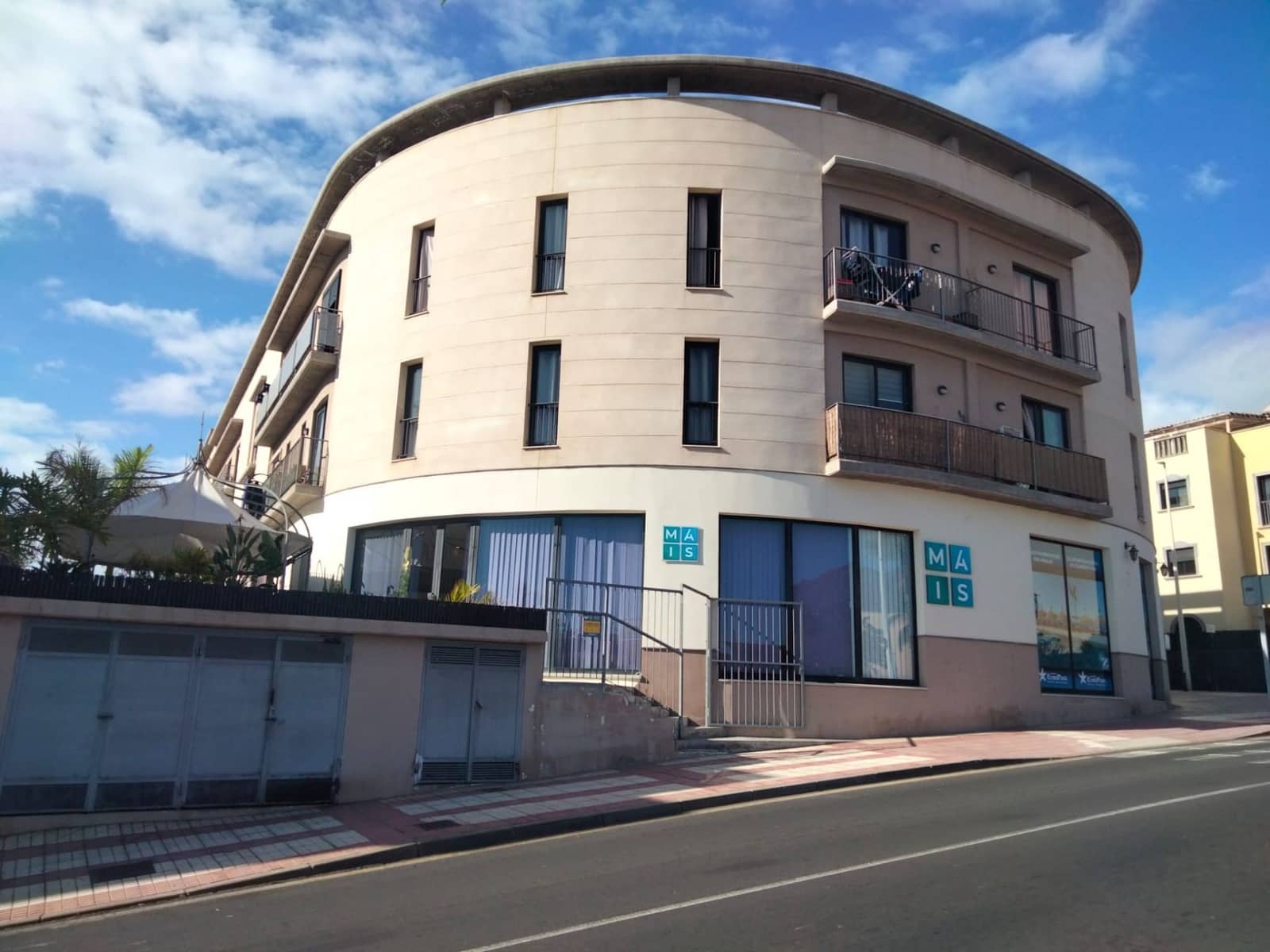 2 bedroom Apartment for sale in Adeje with garage - € 277,500 (Ref: 9735156)