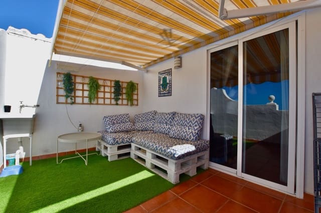 Pareado de 3 habitaciones en Los Olivos, Adeje en venta con piscina garaje - 360.000 € (Ref: 9737921)