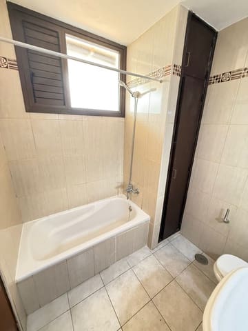1 quarto Apartamento para venda em Playa de las Américas, Adeje com piscina garagem - 252 000 € (Ref: 9737922)