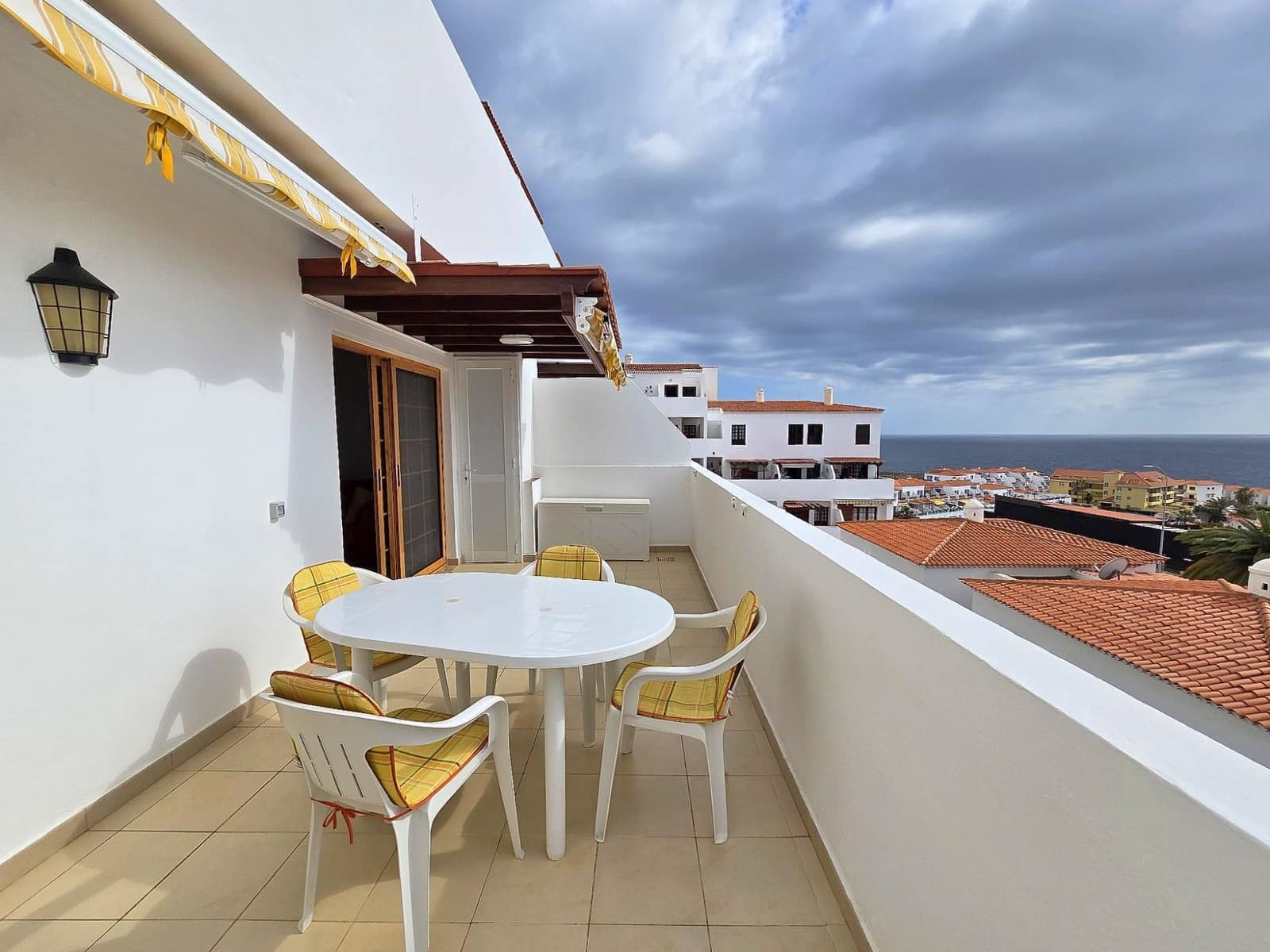 1 soverom Leilighet til salgs i Guia de Isora med svømmebasseng garasje - € 269 000 (Ref: 9747561)