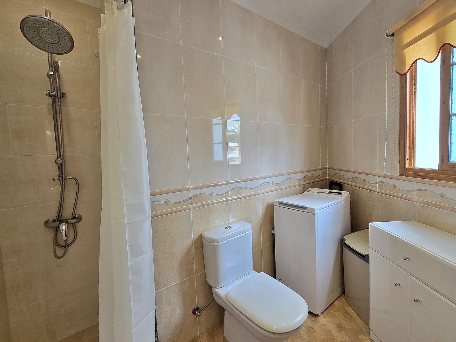 1 soverom Leilighet til salgs i Guia de Isora med svømmebasseng garasje - € 269 000 (Ref: 9747561)