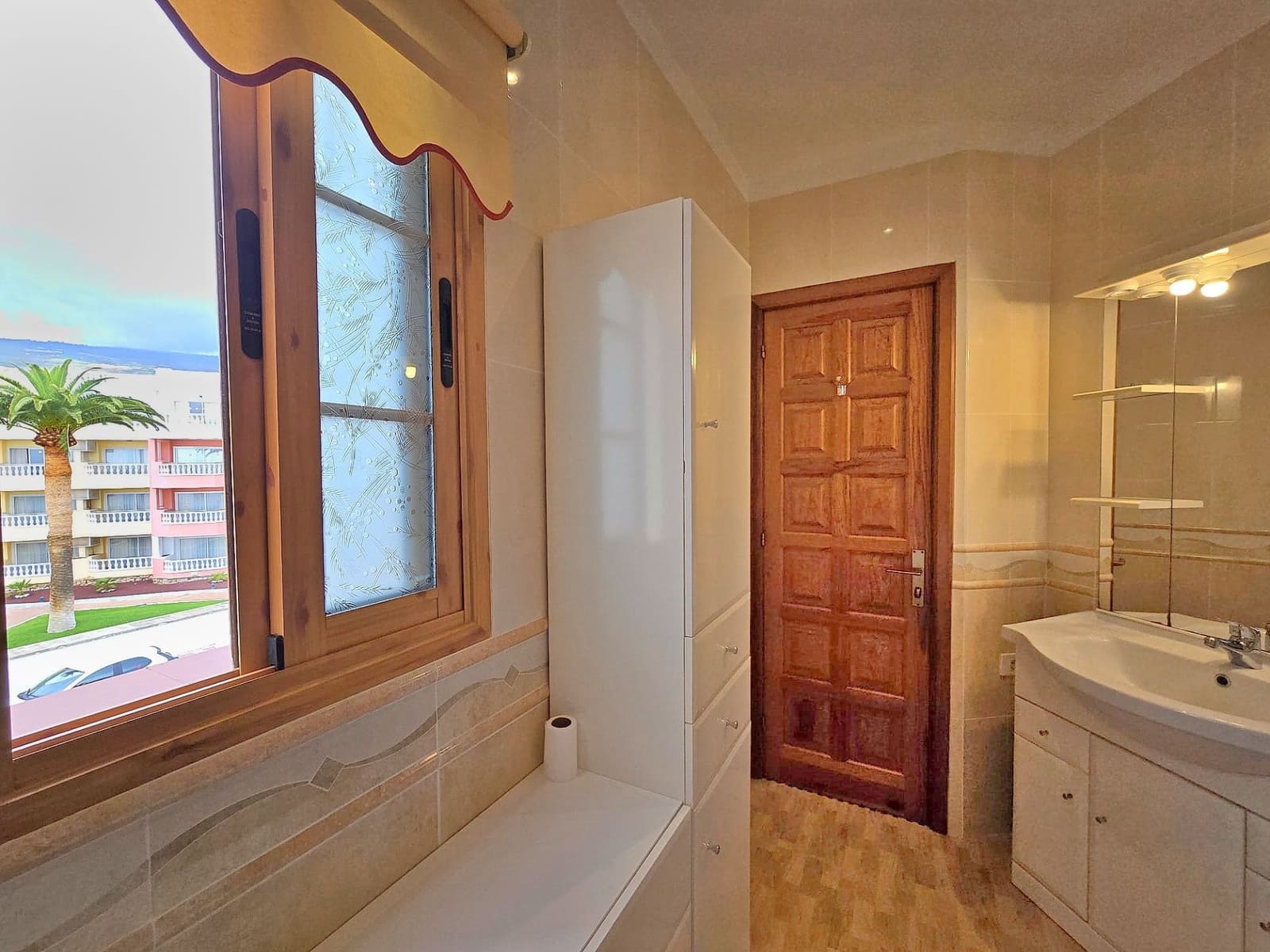 1 soverom Leilighet til salgs i Guia de Isora med svømmebasseng garasje - € 269 000 (Ref: 9747561)