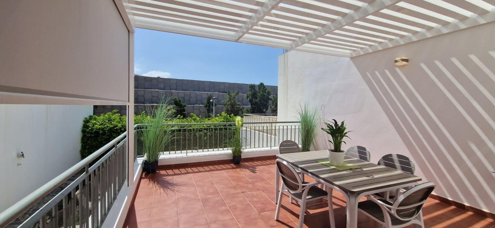 2 quarto Casa em Banda para venda em La Caleta Adeje com piscina garagem - 715 000 € (Ref: 9751596)