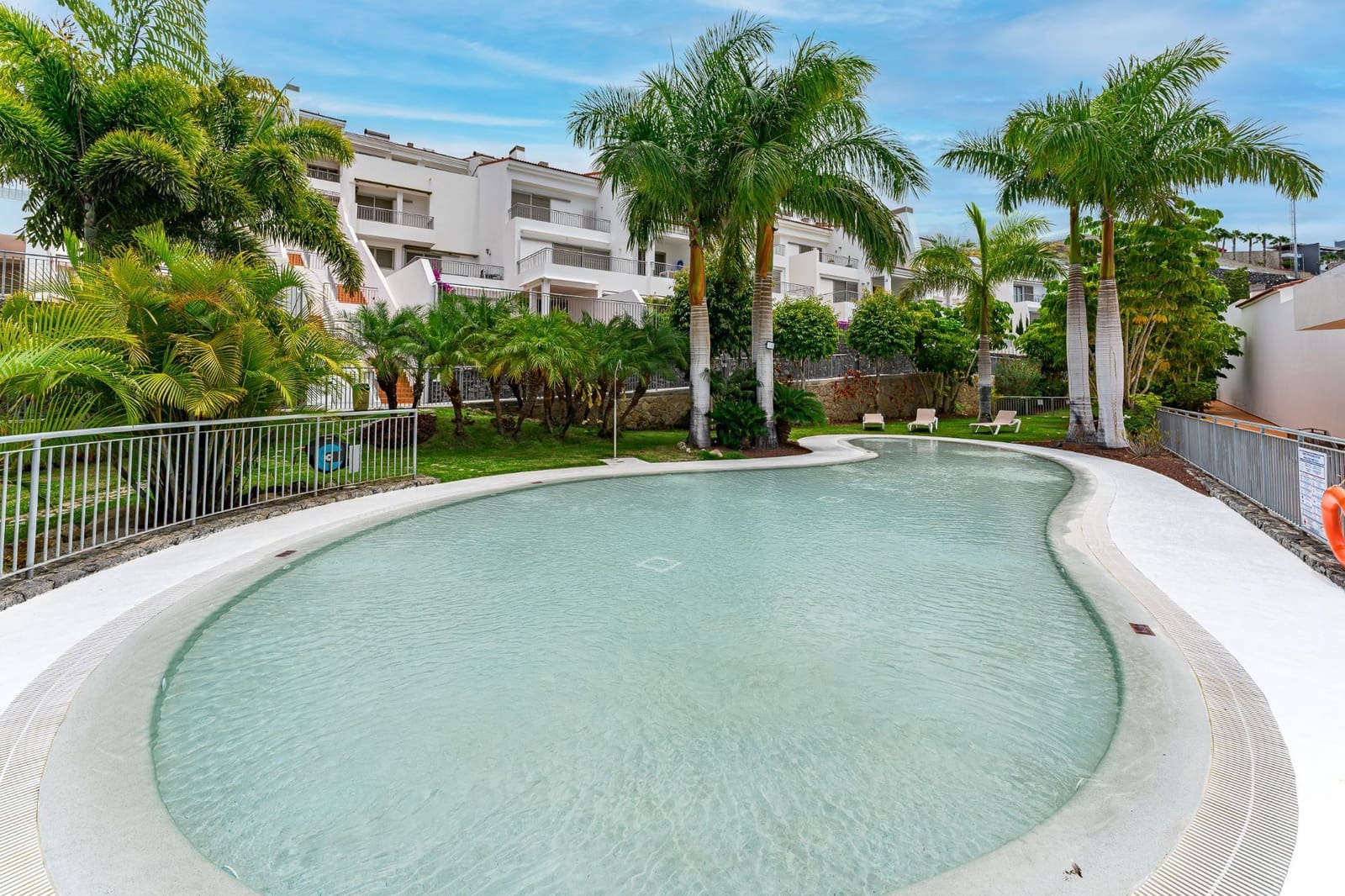 2 quarto Casa em Banda para venda em La Caleta Adeje com piscina garagem - 715 000 € (Ref: 9751596)