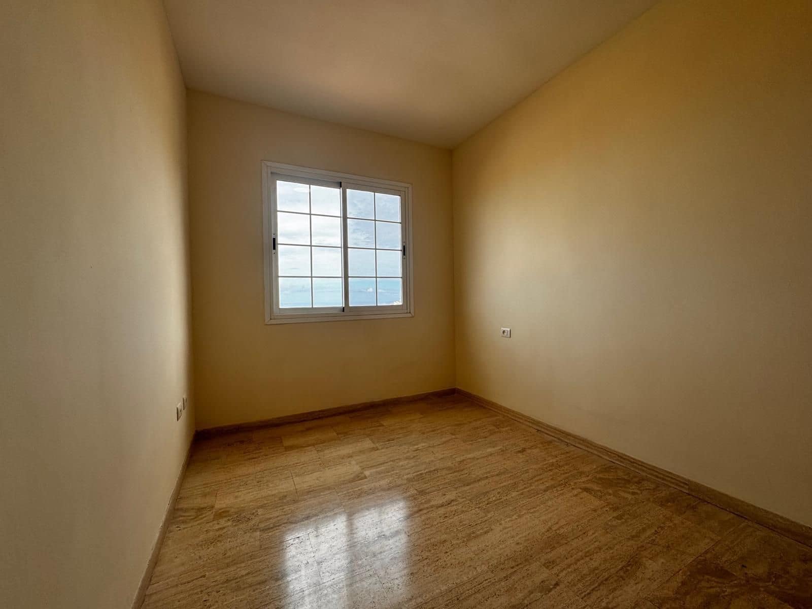 3 sypialnia Dom blizniak na sprzedaż w Chayofa z garażem - 440 000 € (Ref: 9761661)