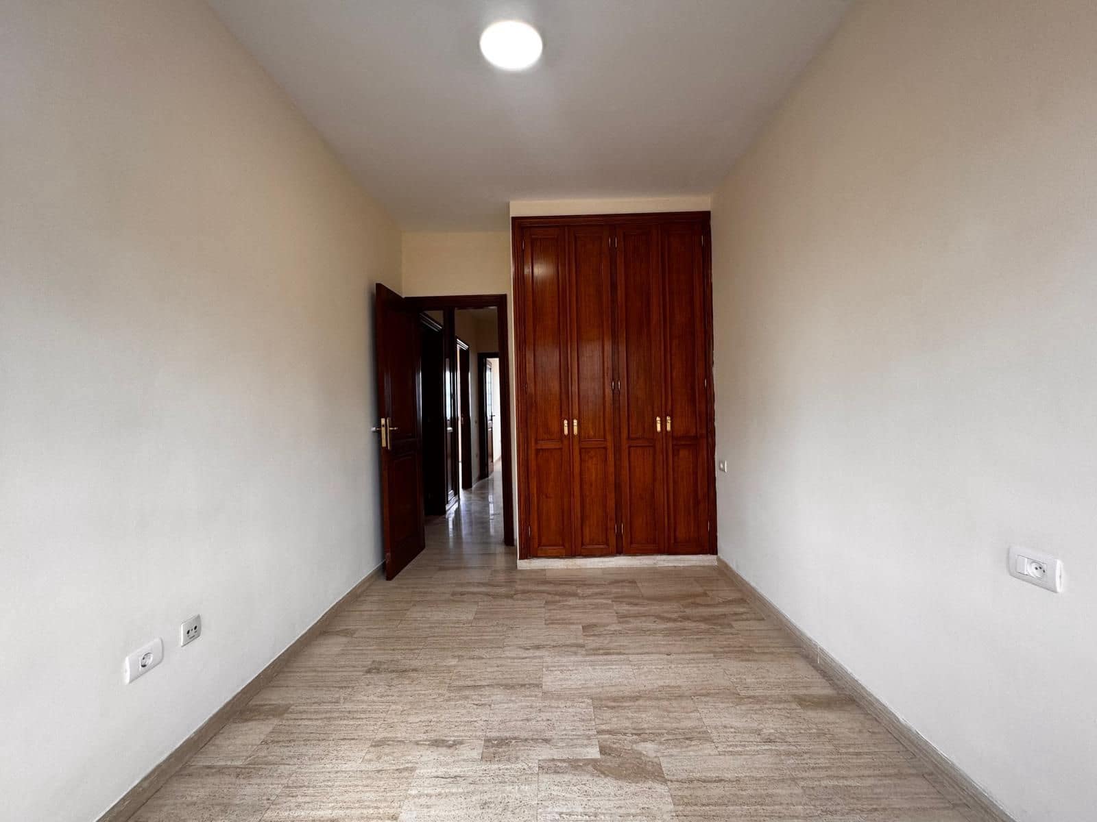 3 sypialnia Dom blizniak na sprzedaż w Chayofa z garażem - 440 000 € (Ref: 9761661)