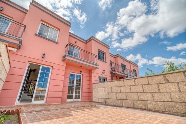 3 slaapkamer Halfvrijstaande villa te koop in Chayofa, Arona met garage - € 440.000 (Ref: 9761661)