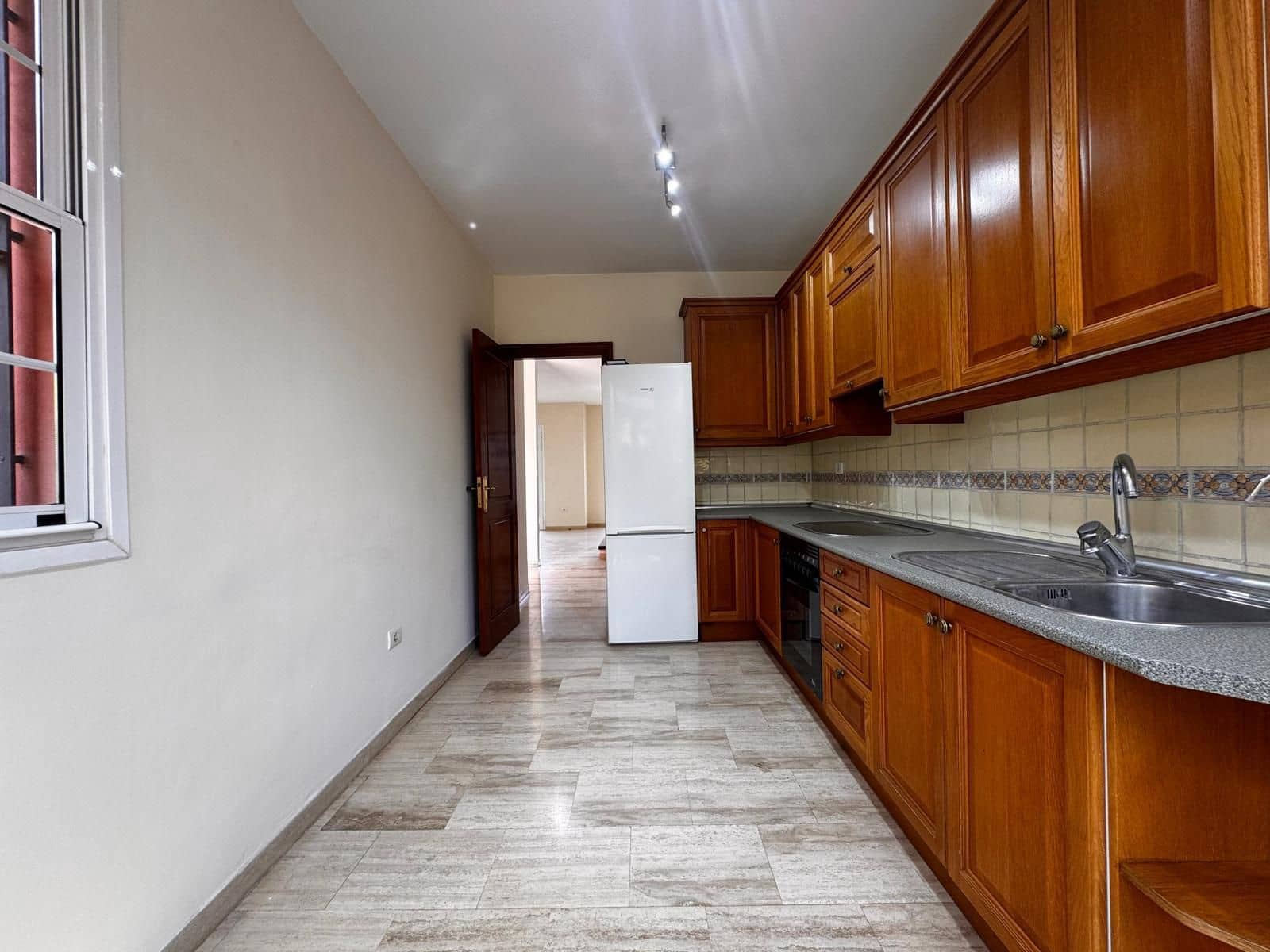 3 sypialnia Dom blizniak na sprzedaż w Chayofa z garażem - 440 000 € (Ref: 9761661)