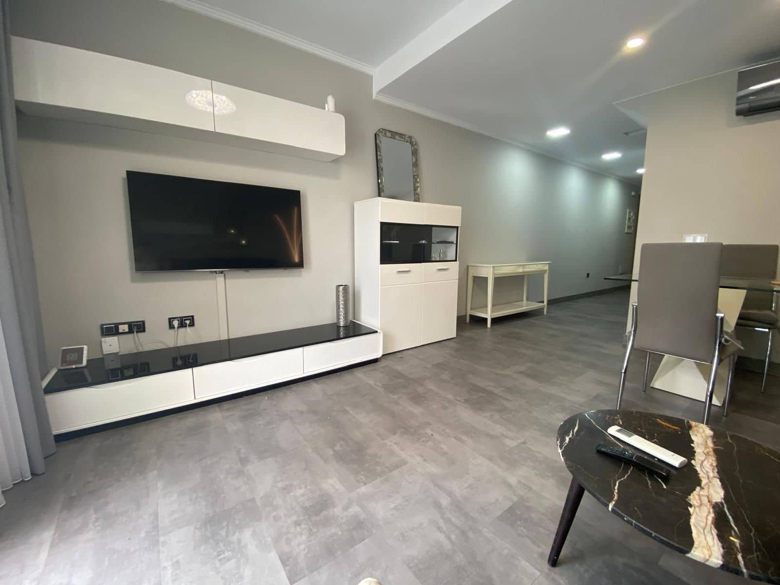 3 sypialnia Dom blizniak na sprzedaż w El Madronal z basenem garażem - 470 000 € (Ref: 9761663)