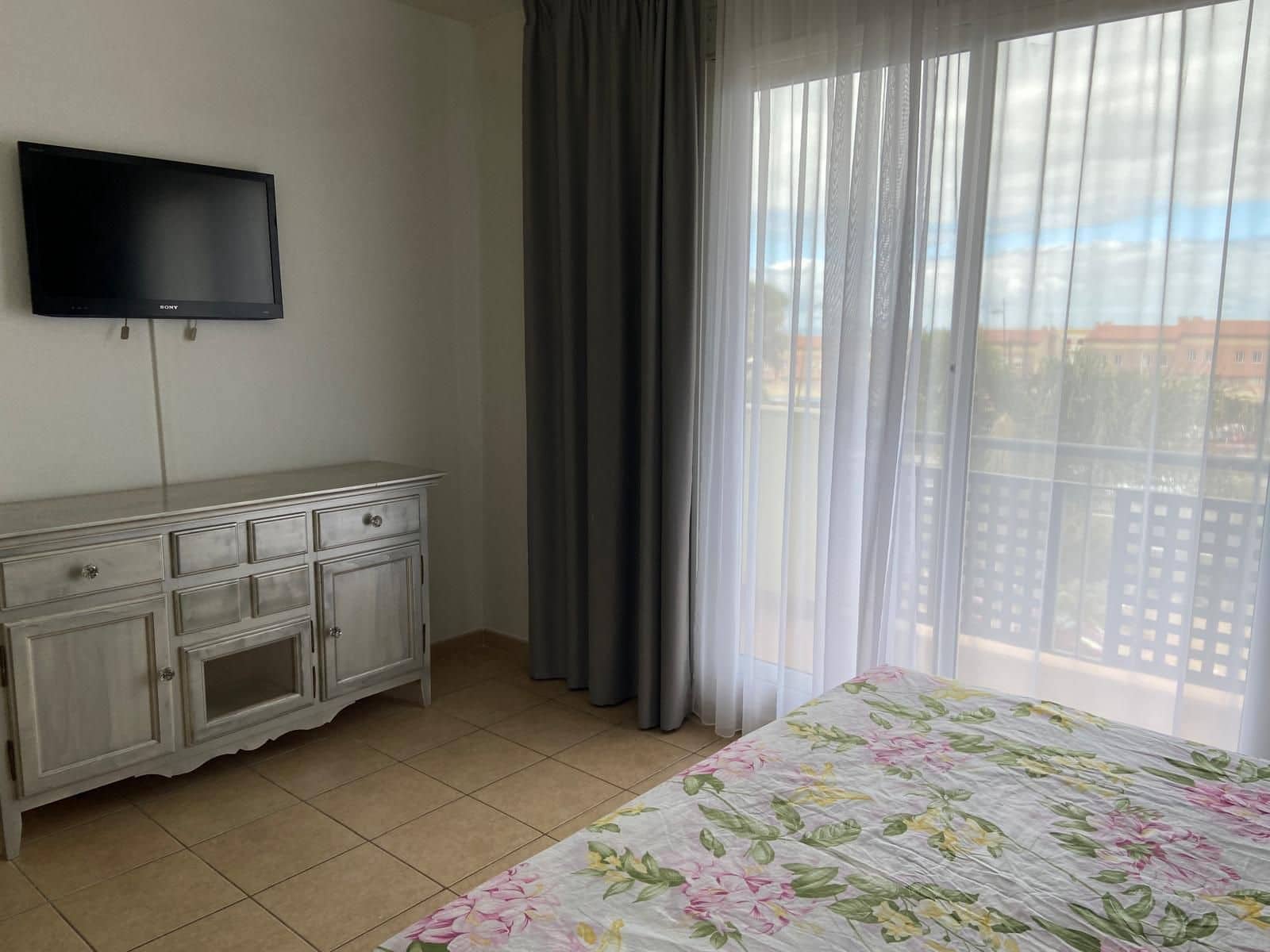 3 sypialnia Dom blizniak na sprzedaż w El Madronal z basenem garażem - 470 000 € (Ref: 9761663)