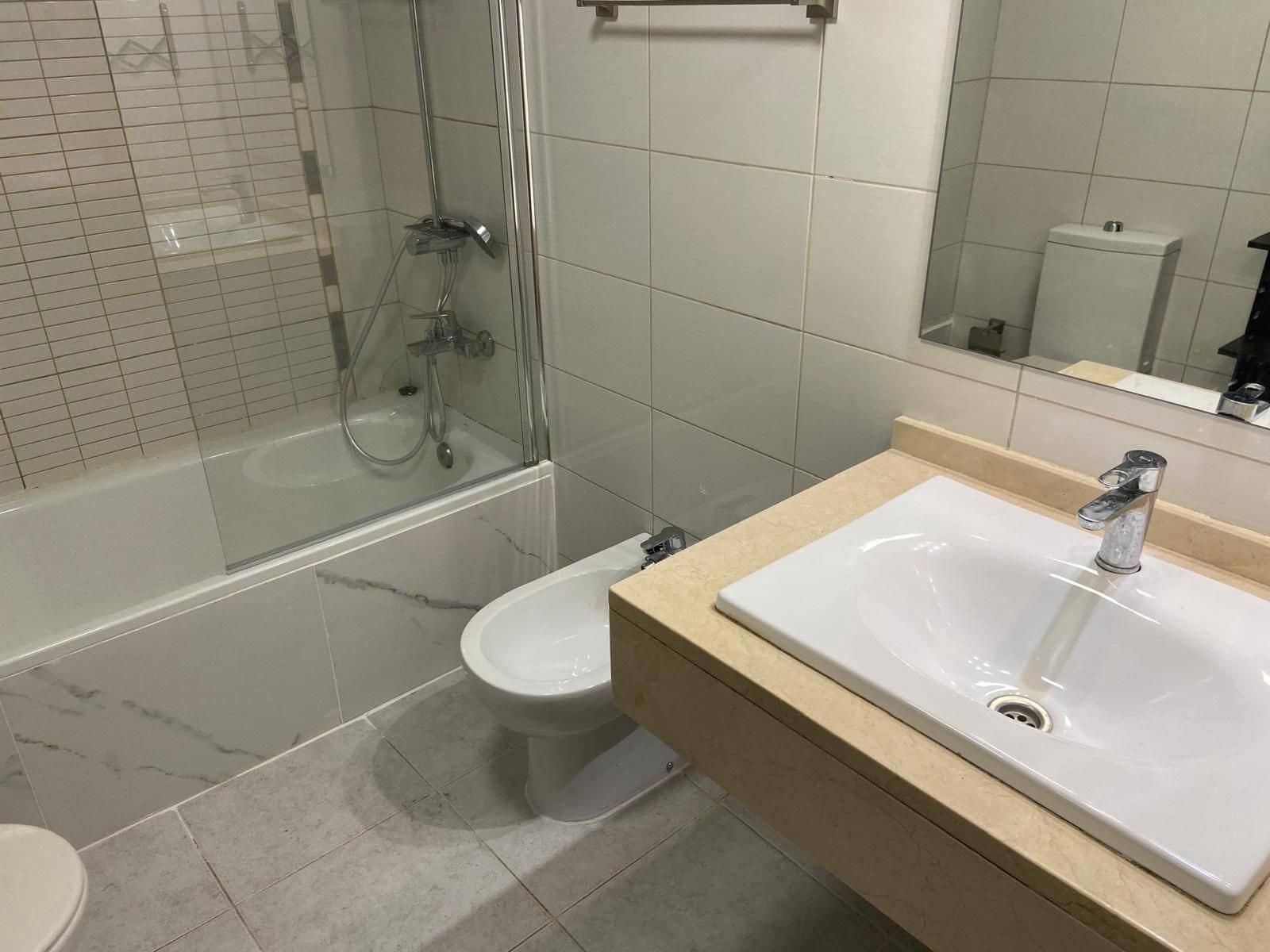 3 sypialnia Dom blizniak na sprzedaż w El Madronal z basenem garażem - 470 000 € (Ref: 9761663)