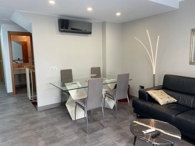 3 sypialnia Dom blizniak na sprzedaż w El Madroñal, Adeje z basenem garażem - 470 000 € (Ref: 9761663)