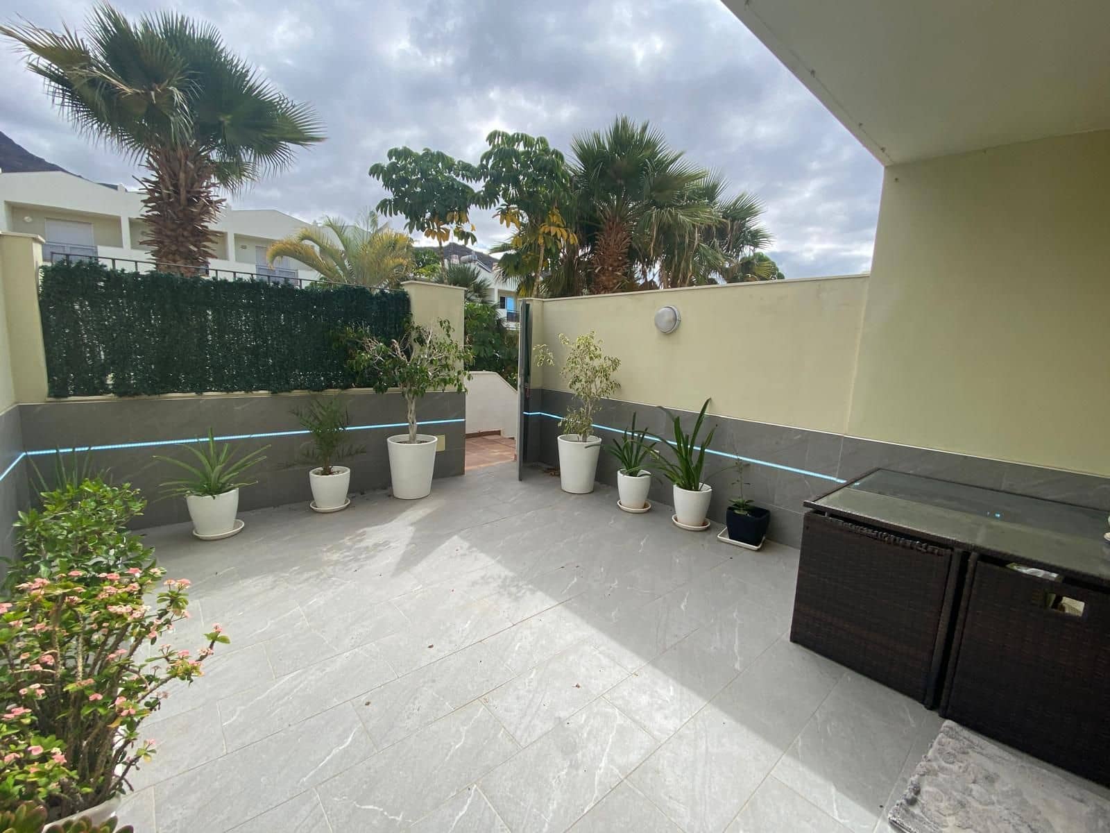 3 sypialnia Dom blizniak na sprzedaż w El Madronal z basenem garażem - 470 000 € (Ref: 9761663)