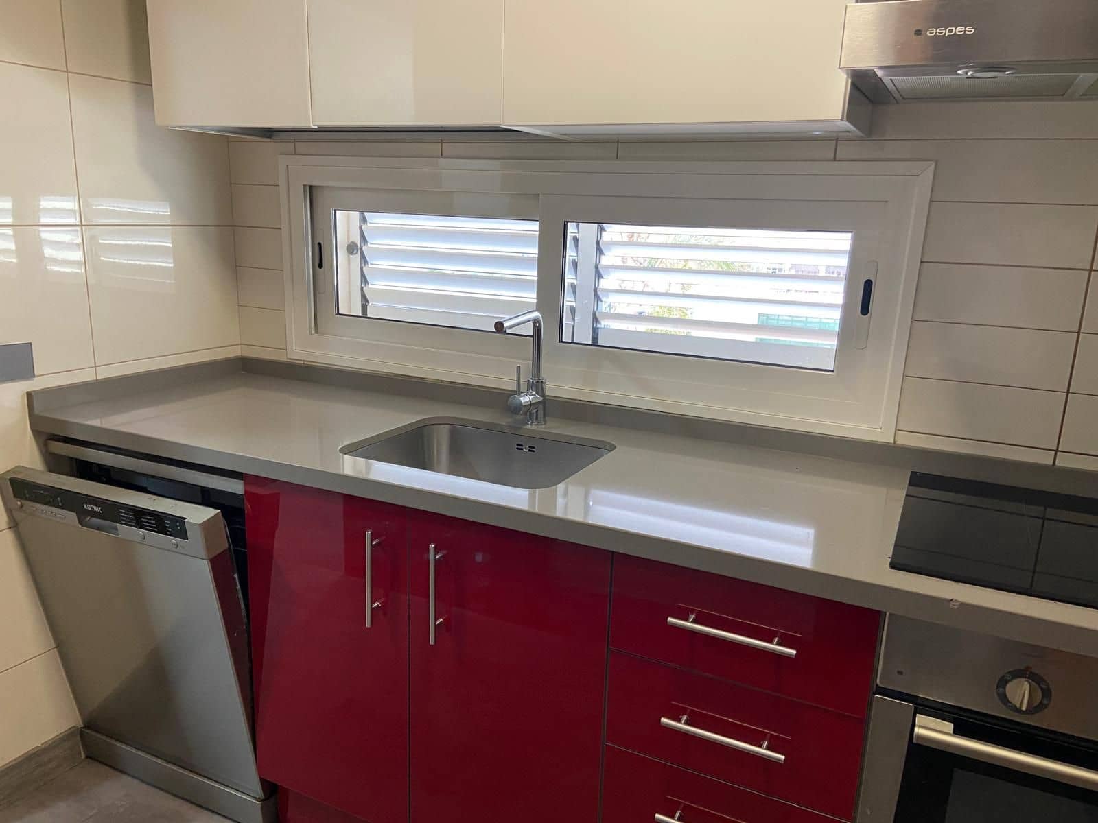 3 sypialnia Dom blizniak na sprzedaż w El Madronal z basenem garażem - 470 000 € (Ref: 9761663)