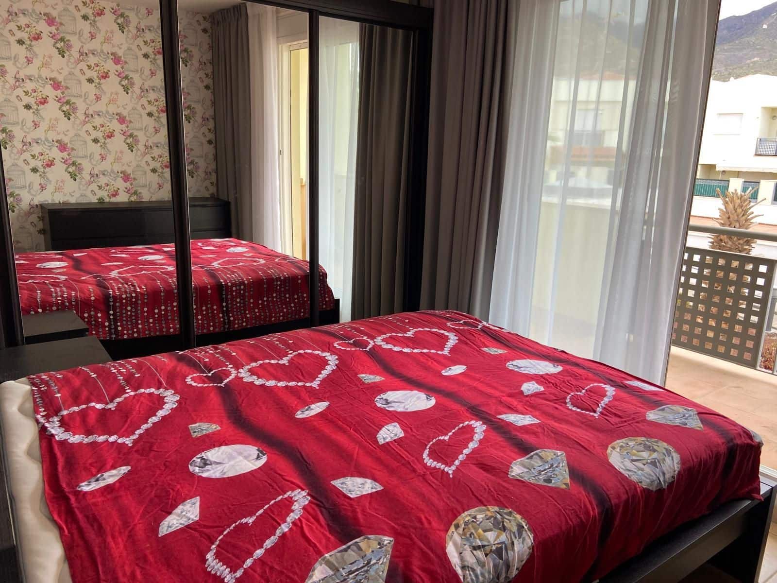 3 sypialnia Dom blizniak na sprzedaż w El Madronal z basenem garażem - 470 000 € (Ref: 9761663)