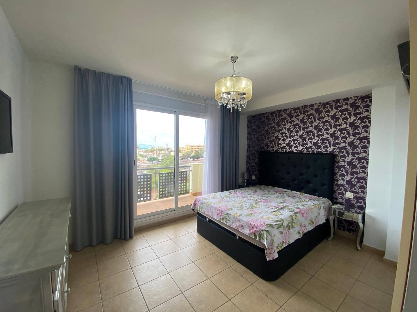 3 sypialnia Dom blizniak na sprzedaż w El Madronal z basenem garażem - 470 000 € (Ref: 9761663)