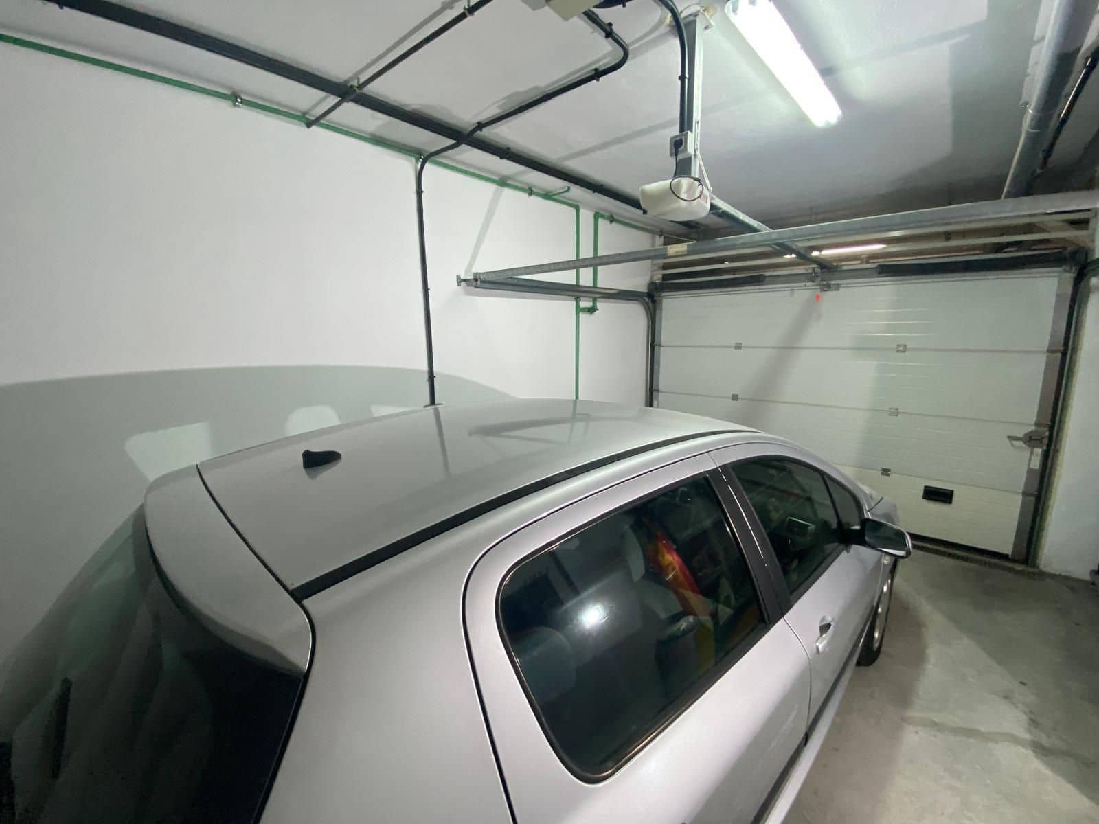 3 sypialnia Dom blizniak na sprzedaż w El Madronal z basenem garażem - 470 000 € (Ref: 9761663)