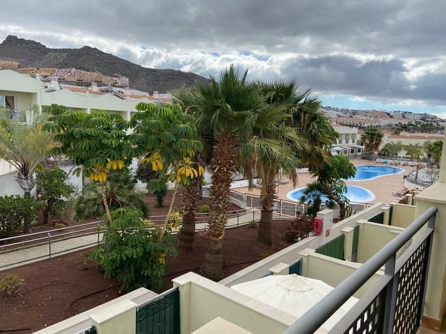 3 sypialnia Dom blizniak na sprzedaż w El Madroñal, Adeje z basenem garażem - 470 000 € (Ref: 9761663)