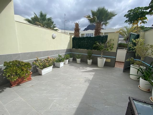 3 sypialnia Dom blizniak na sprzedaż w El Madroñal, Adeje z basenem garażem - 470 000 € (Ref: 9761663)