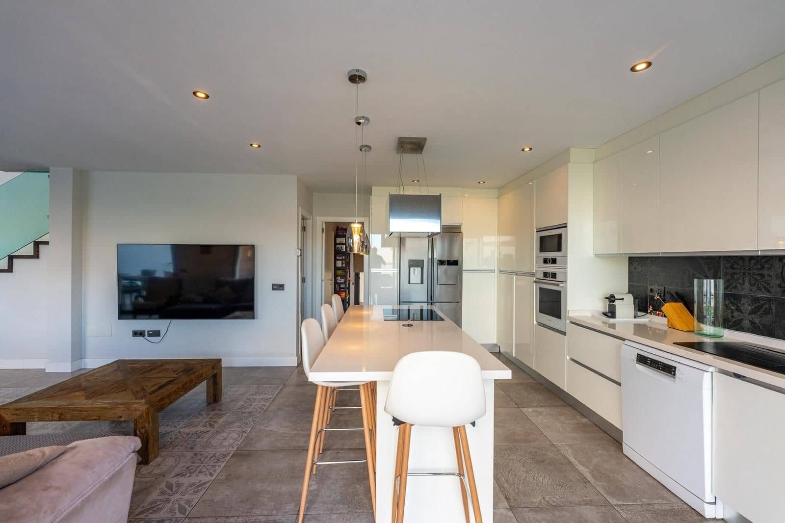 5 soverom Villa til salgs i Armenime med garasje - € 890 000 (Ref: 9763484)