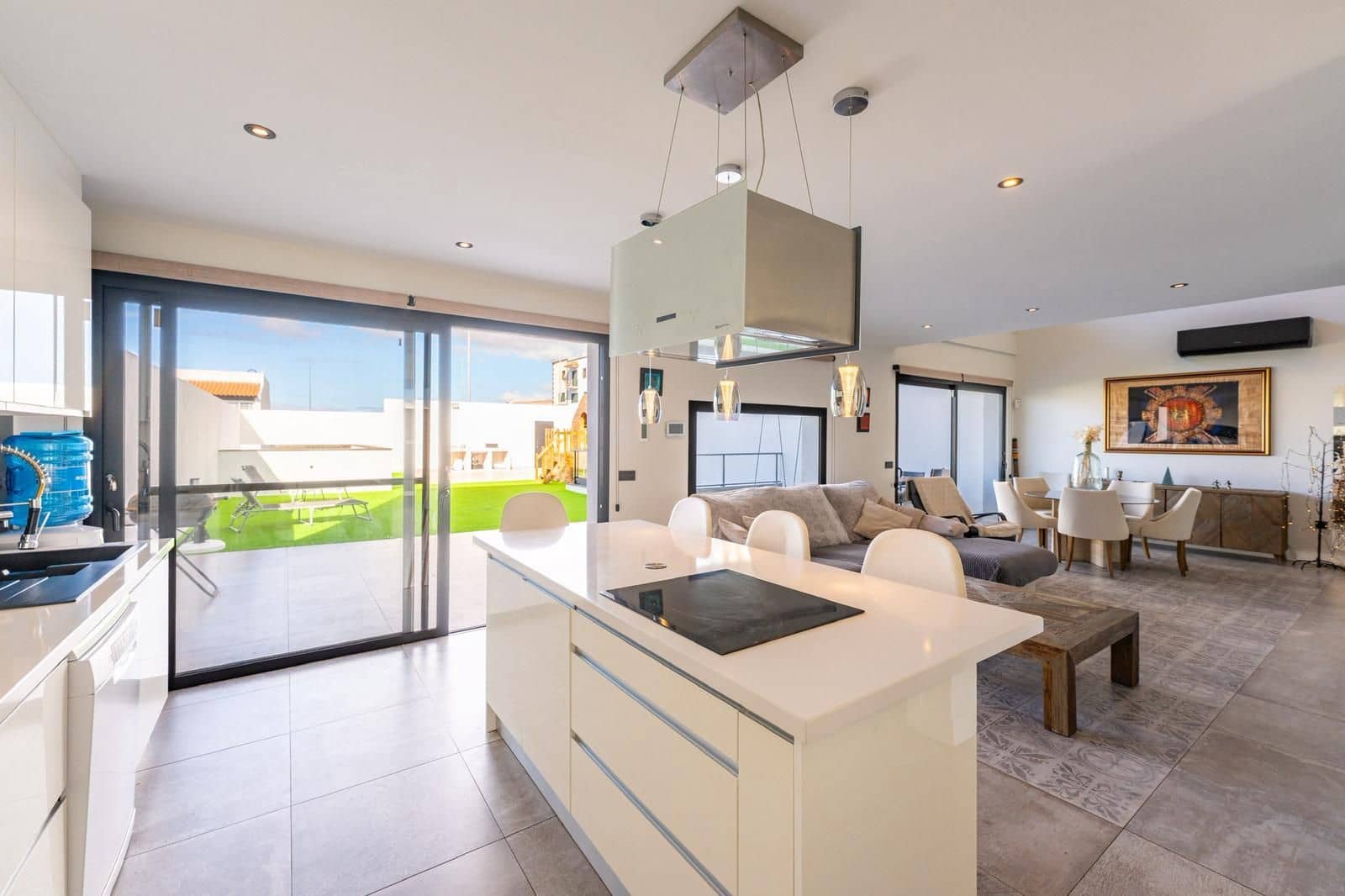 5 soverom Villa til salgs i Armenime med garasje - € 890 000 (Ref: 9763484)