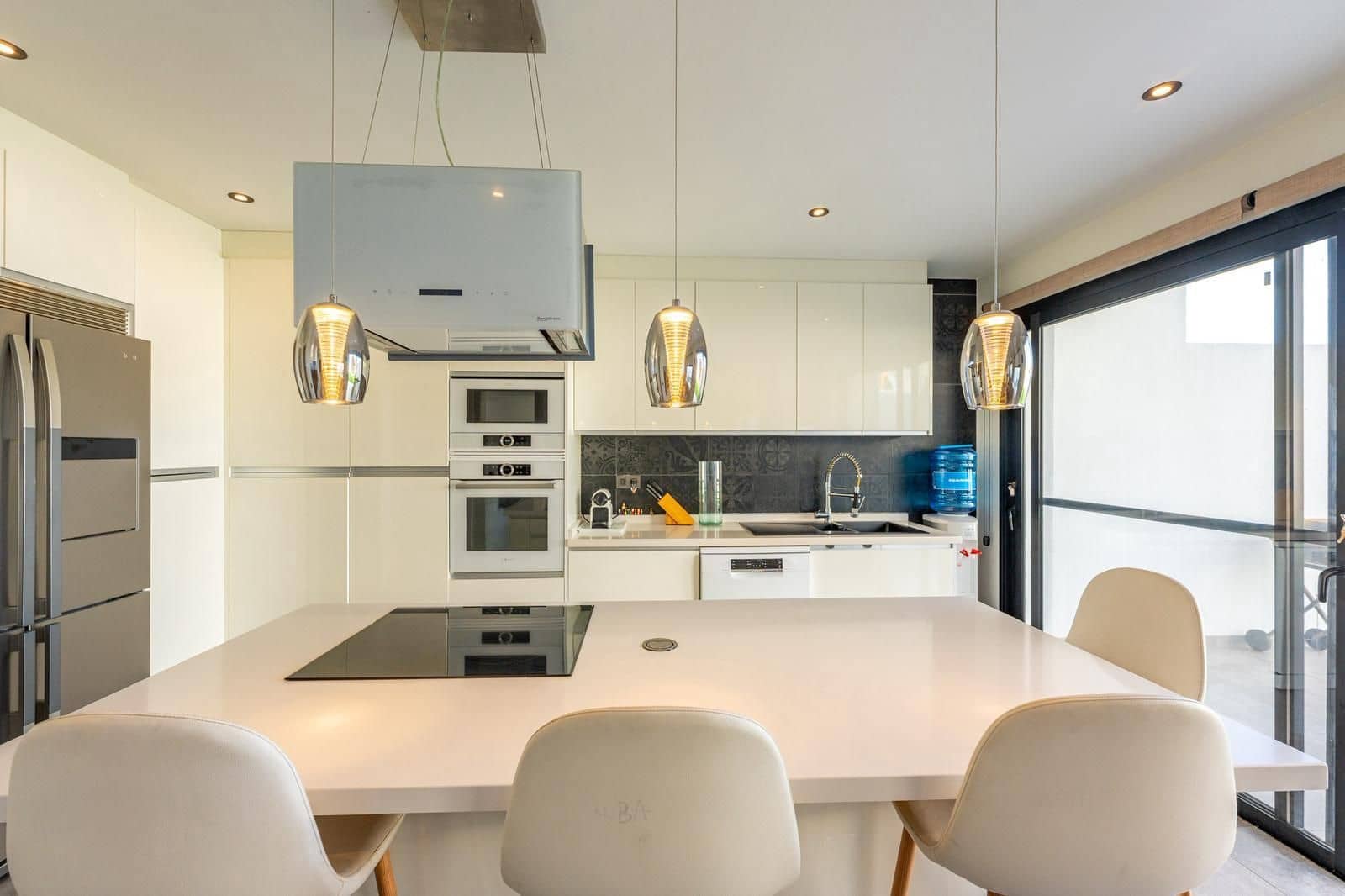 5 soverom Villa til salgs i Armenime med garasje - € 890 000 (Ref: 9763484)