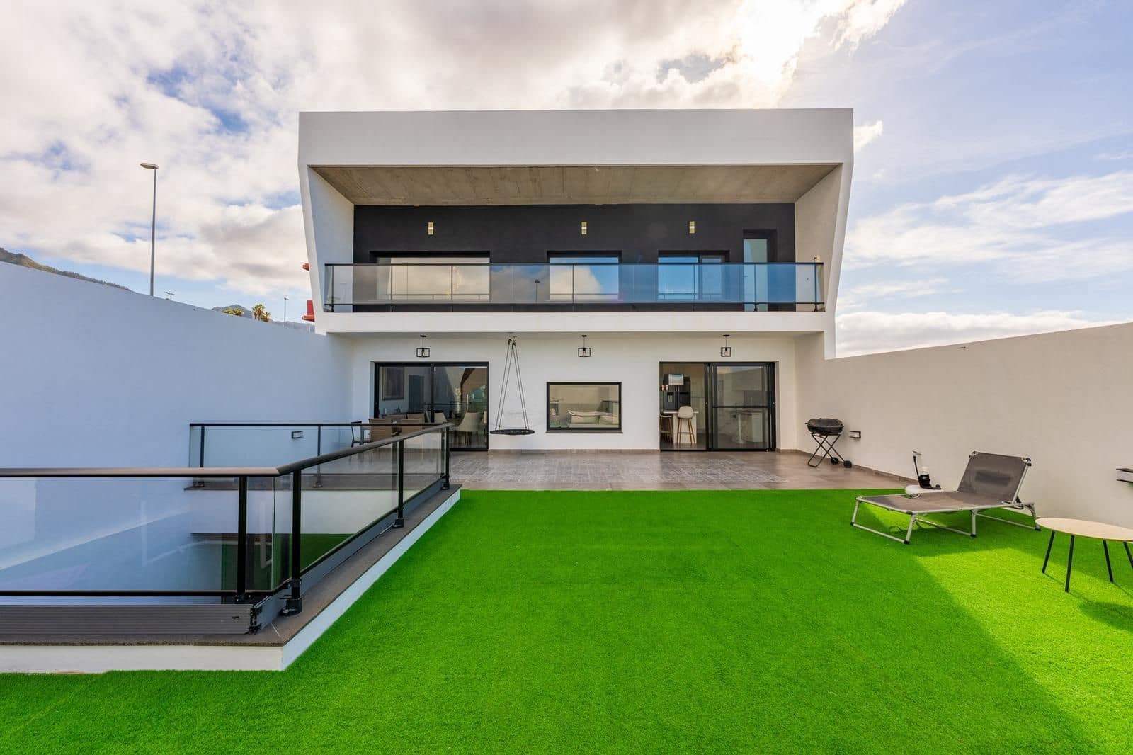 5 soverom Villa til salgs i Armenime med garasje - € 890 000 (Ref: 9763484)