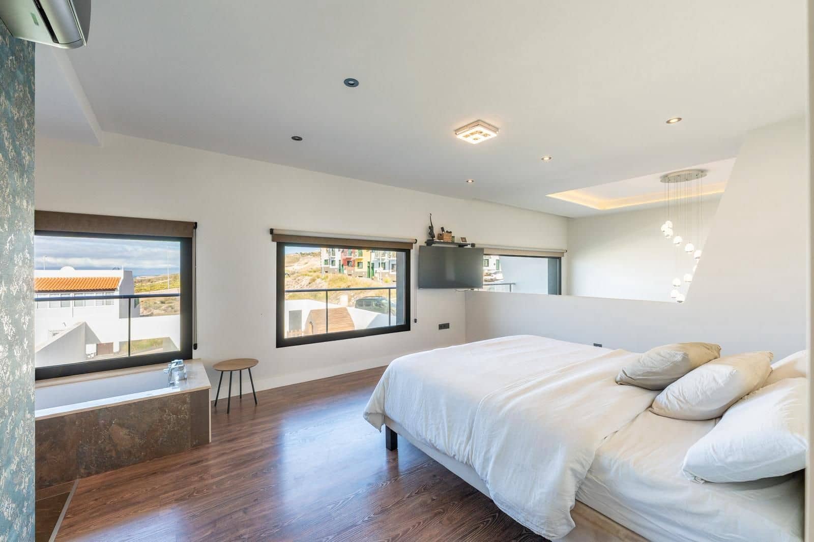 5 soverom Villa til salgs i Armenime med garasje - € 890 000 (Ref: 9763484)