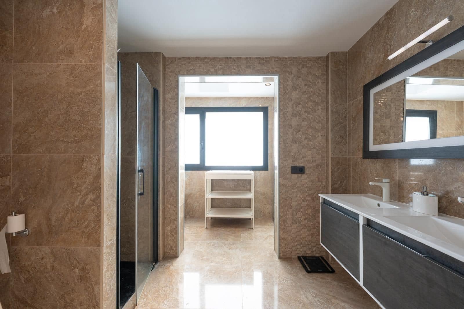 5 soverom Villa til salgs i Armenime med garasje - € 890 000 (Ref: 9763484)