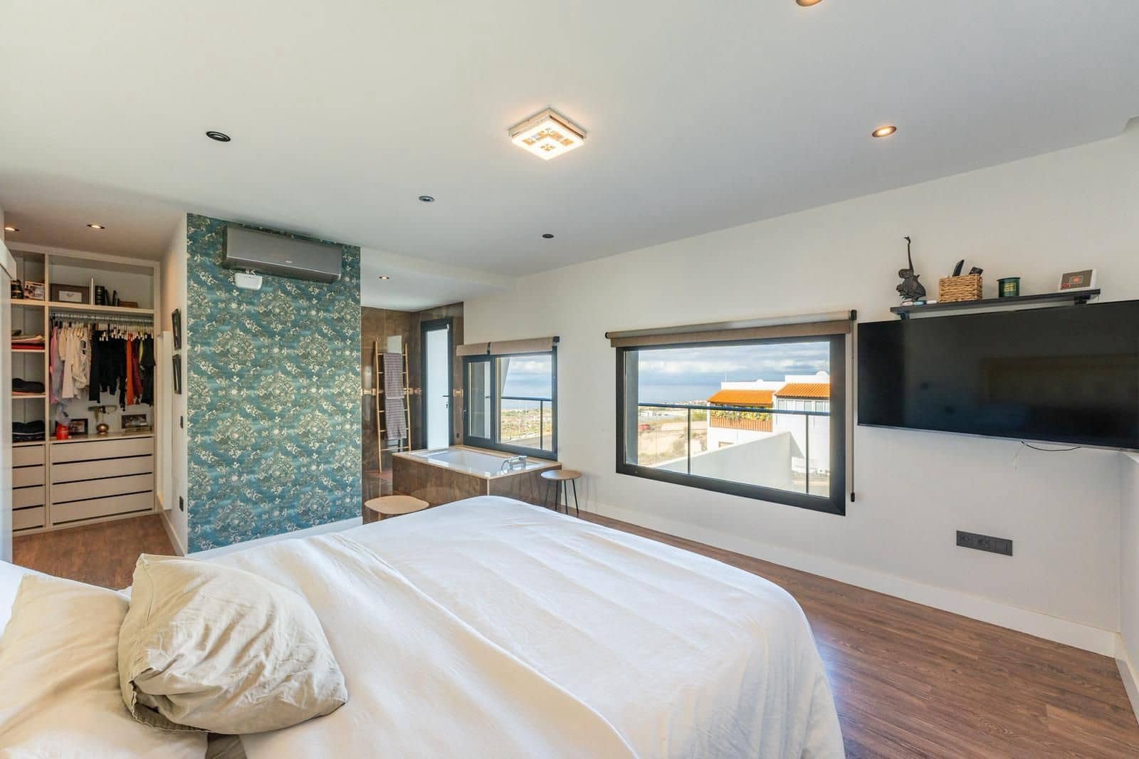 5 soverom Villa til salgs i Armenime med garasje - € 890 000 (Ref: 9763484)