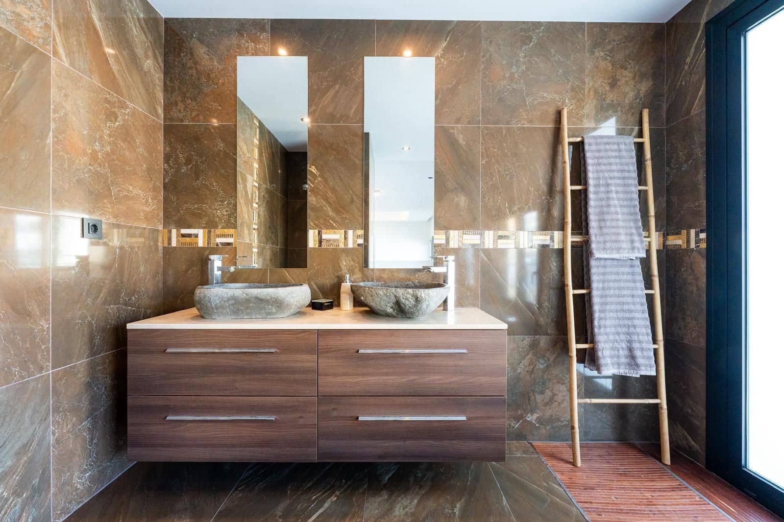 5 soverom Villa til salgs i Armenime med garasje - € 890 000 (Ref: 9763484)